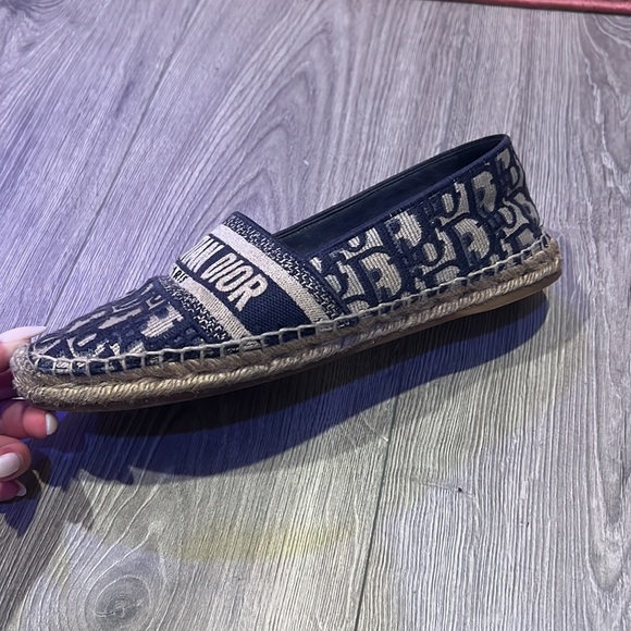 DIOR GRANVILLE ESPADRILLE
Deep Blue Dior Oblique Embroidered Cotton - Picture 2 of 2